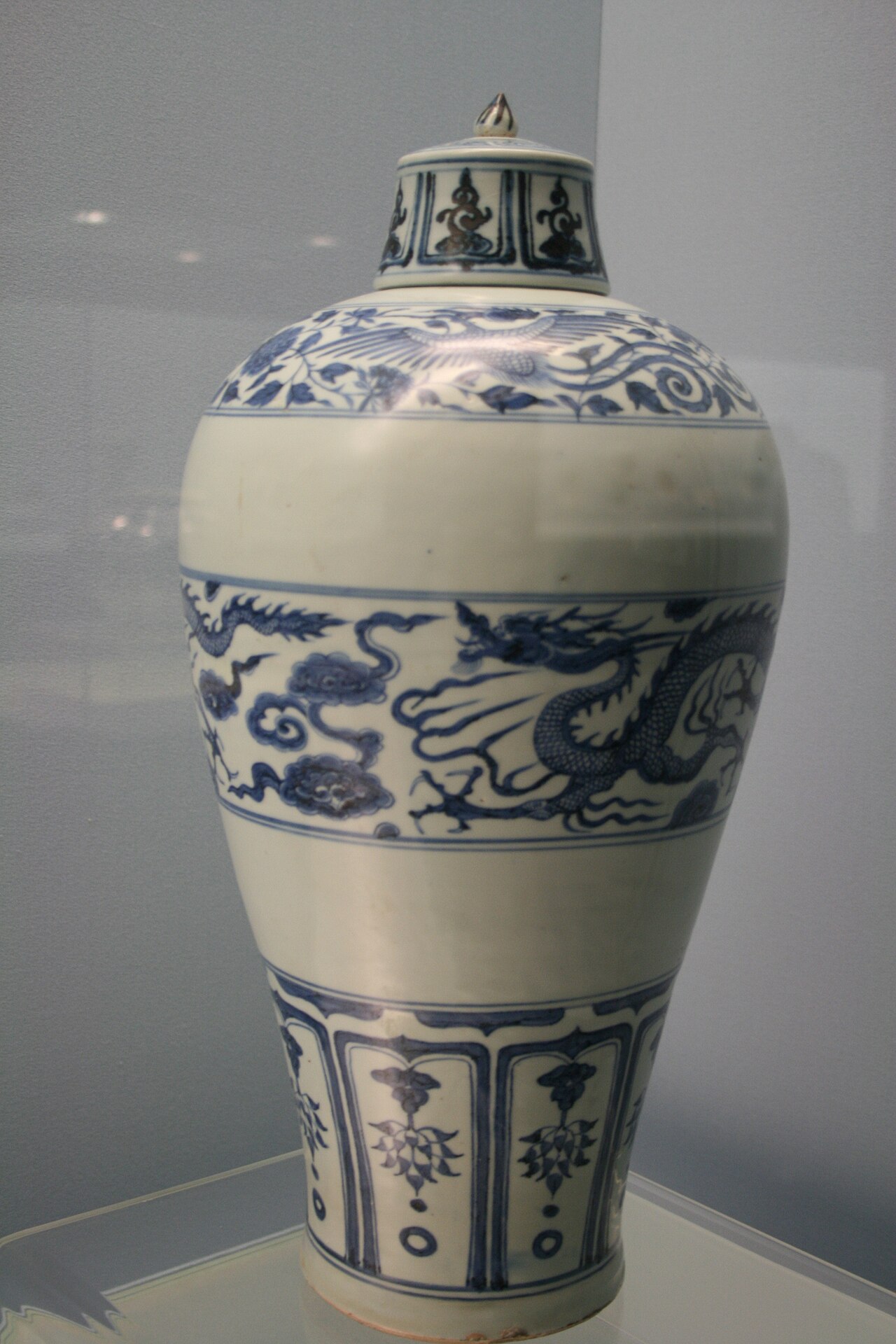 资讯：元代景德镇青花瓷瓶